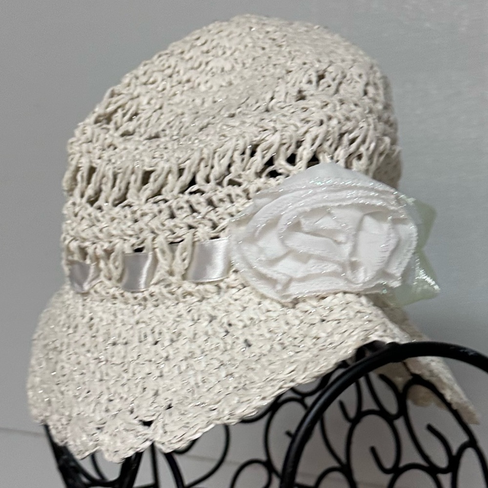 NEW Cream Crochet Hat With Flower | Silk Ribbon Size O/S Fits Most NWOT - Picture 5 of 7